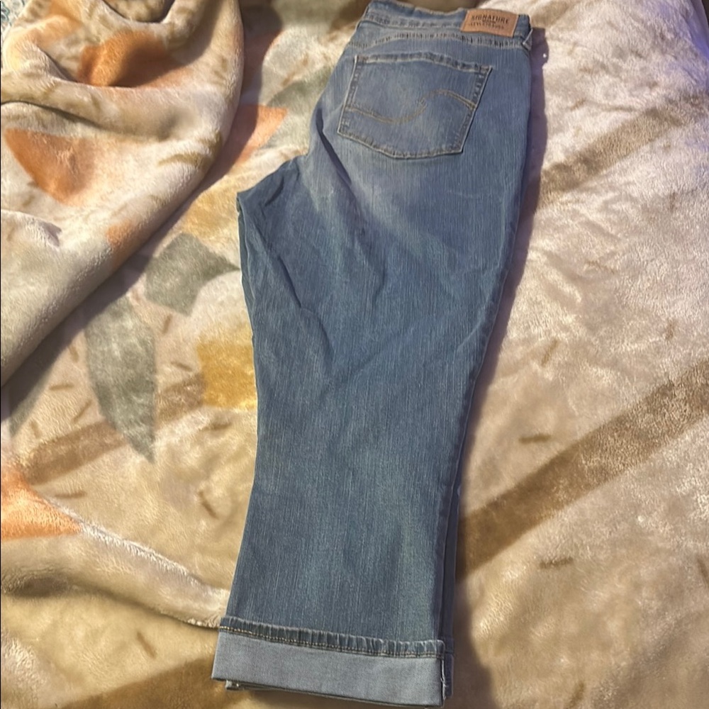 Signature by Levi Strauss Blue Ankle Cropped Jeans